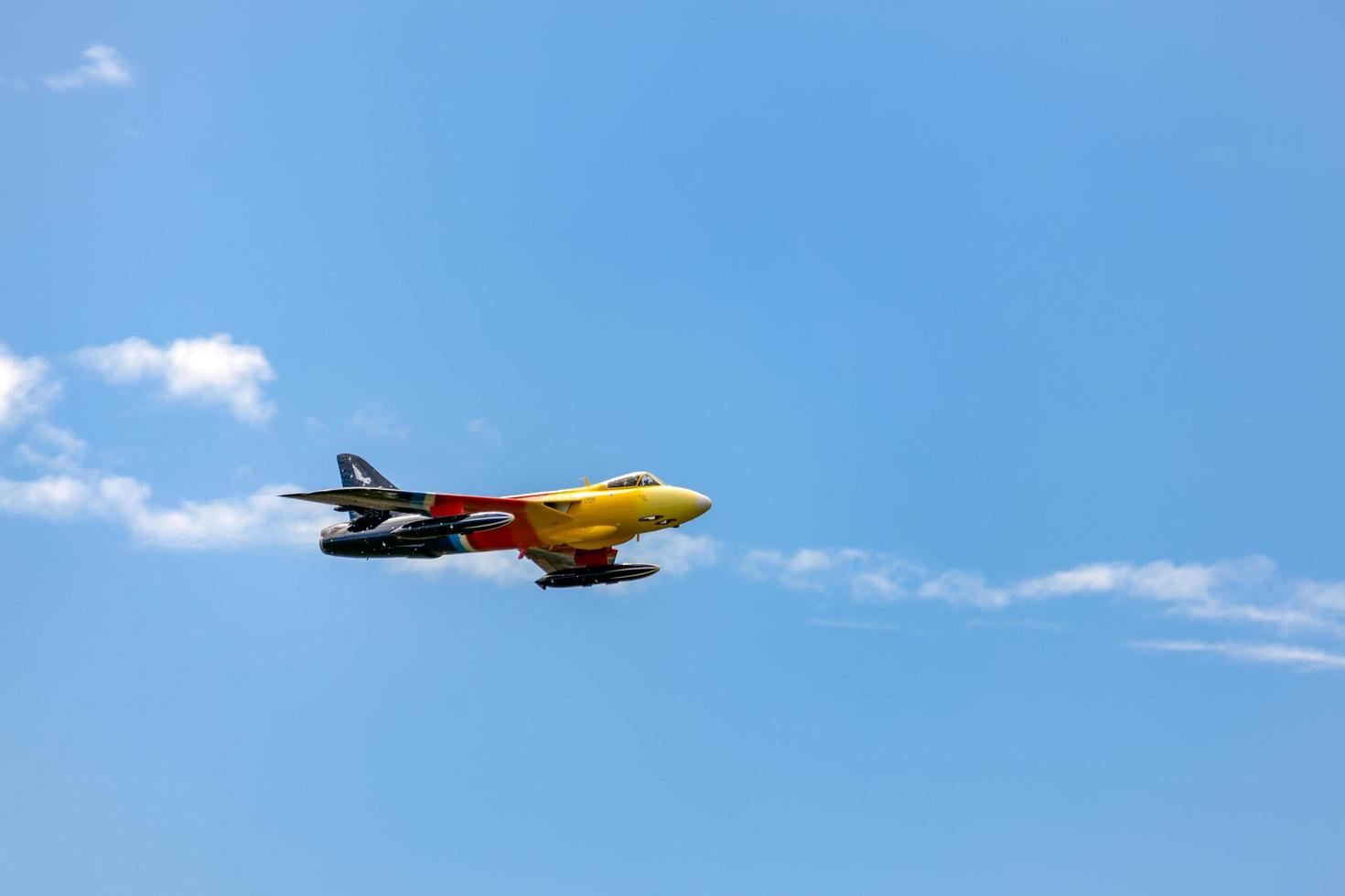 shoreham, west sussex, uk, 2011. hawker hunter verpassen verhalten luftbild bei der shoreham airshow foto