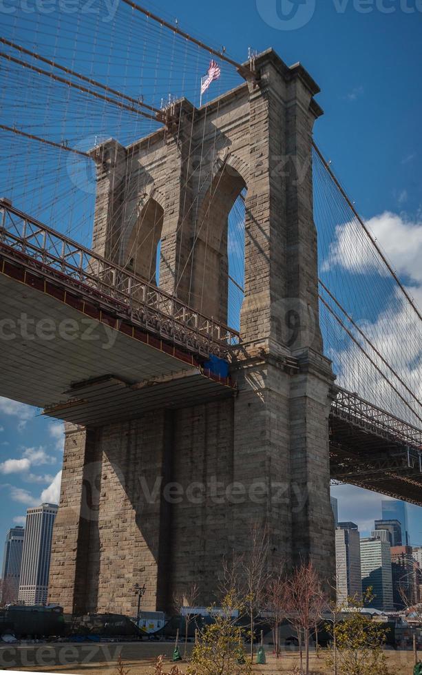 Nahaufnahme der Brooklyn Bridge foto