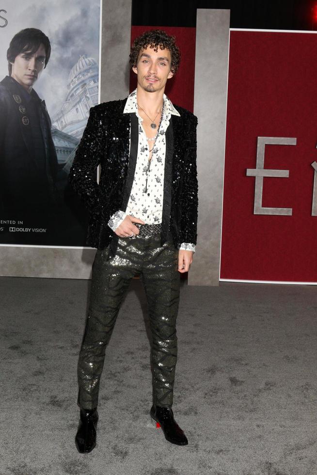 los angeles 5. dez - robert sheehan bei der mortal motors los angeles premiere im village theater am 5. dezember 2018 in westwood, ca foto