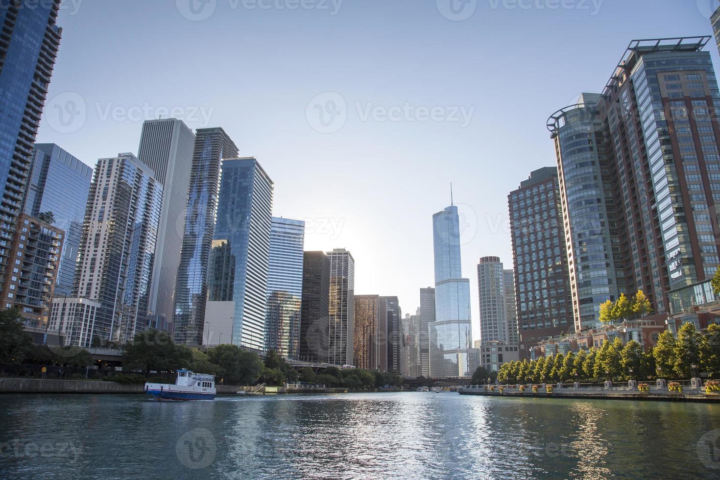 USA - Illinois - Chicago, Chicago River Skyline foto