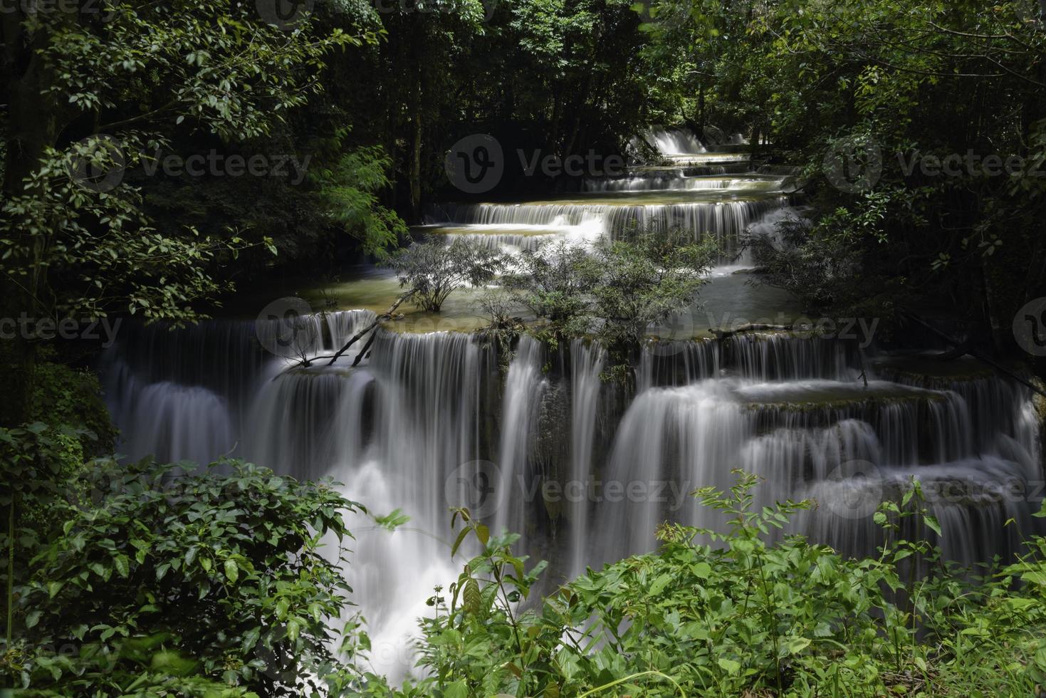 Wasserfall, Huay Mae Khamin, Provinz Kanchanaburi, Thailand foto