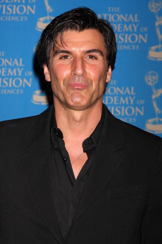 los angeles, 17. juni - vincent irizarry kommt am 17. juni 2012 bei den daytime creative emmy awards im westin bonaventure hotel in los angeles, ca foto