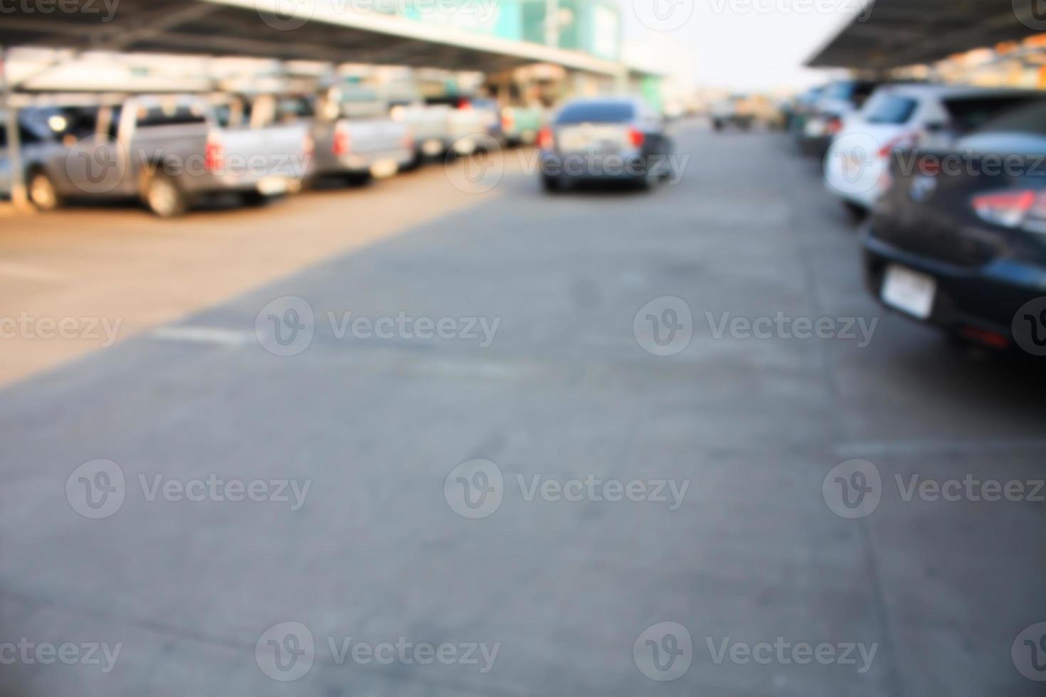 unscharfer städtischer Parkplatz im Freien foto