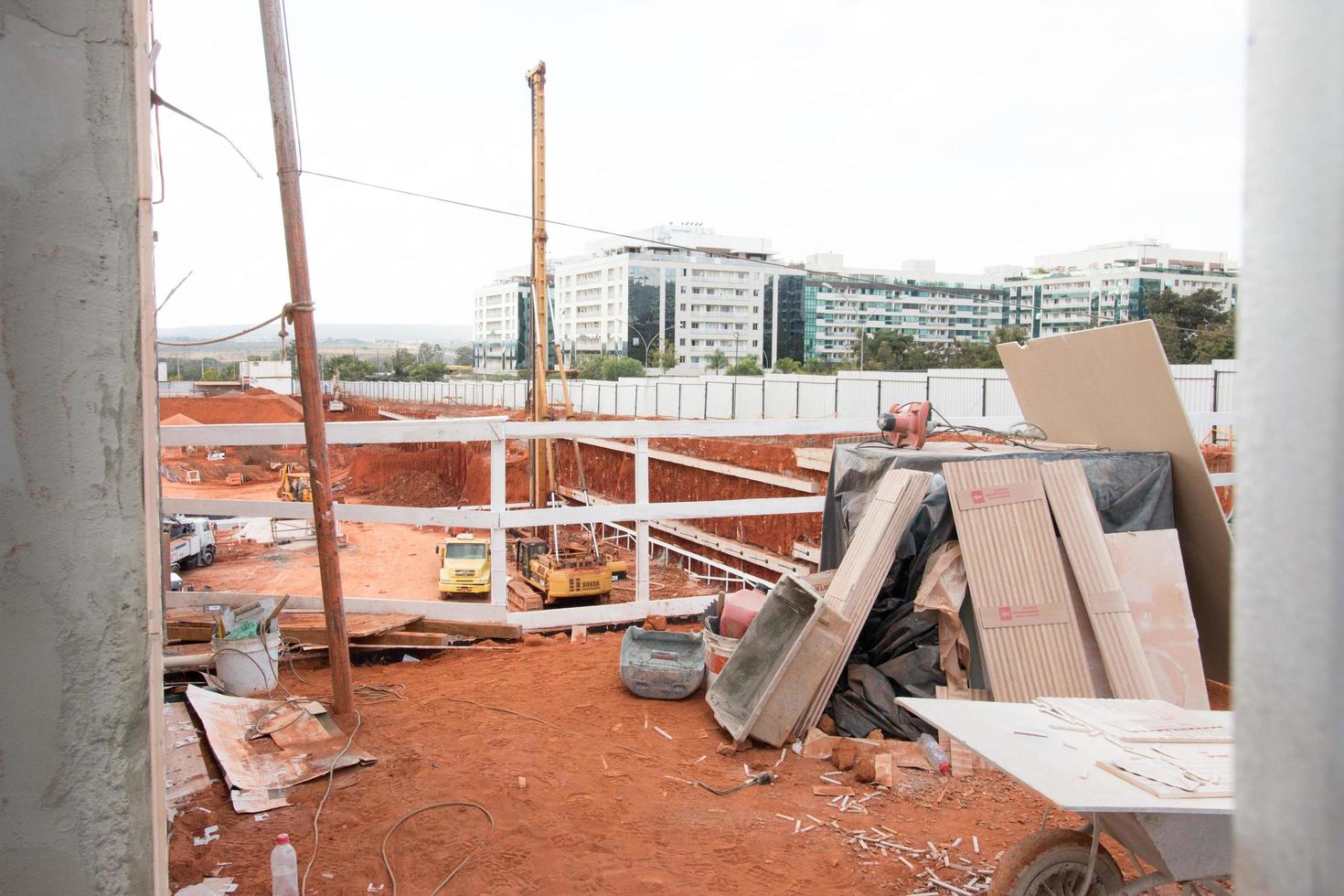 brasilia, brasilien 13. juni 2022 bau neuer geschäfts- und wohngebäude im 511 block im nordwesten brasilias foto