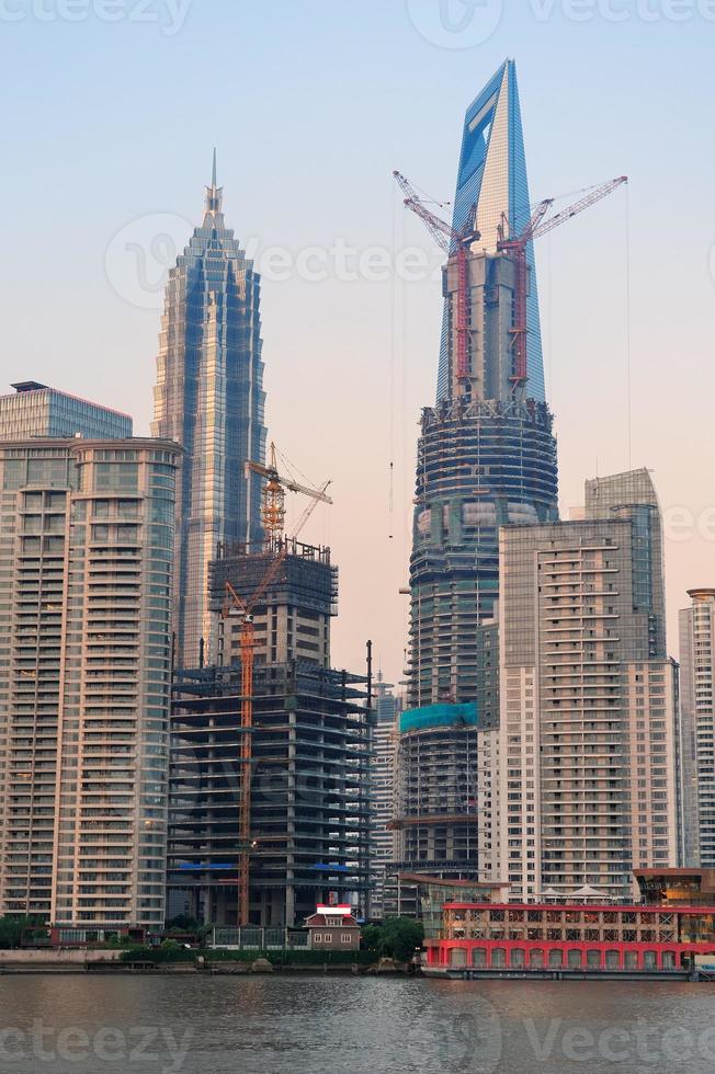 Blick auf die Wolkenkratzer von Shanghai foto