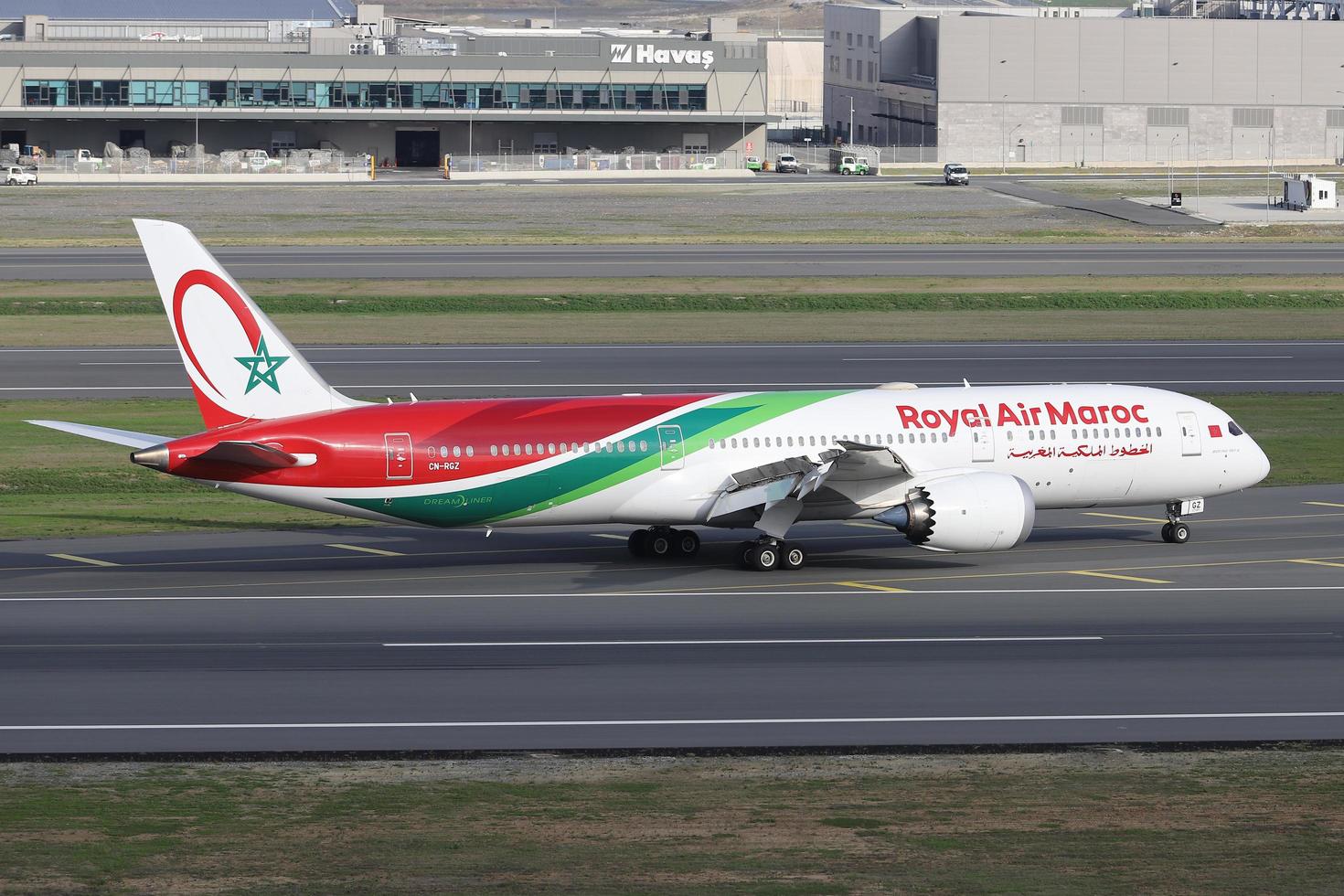 flugzeuglandung zum internationalen flughafen istanbul foto