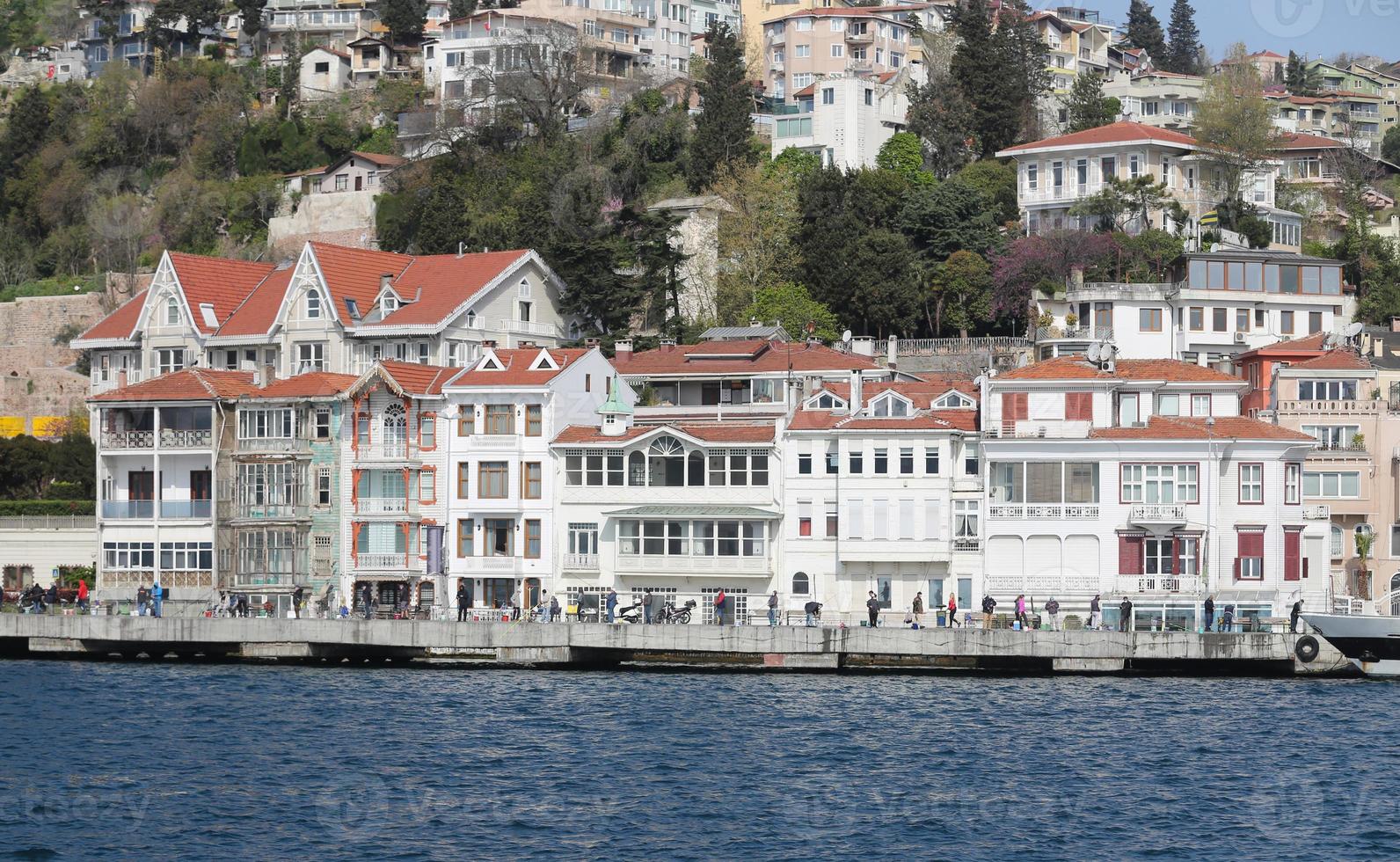 Gebäude in der Bosporus-Meerengenseite von Istanbul, Türkei foto