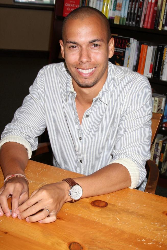 los angeles, 8. juli - bryton james im william j. Bell Biografie Signierstunde bei Barnes and Noble am 8. Juli 2012 in Costa Mesa, ca foto