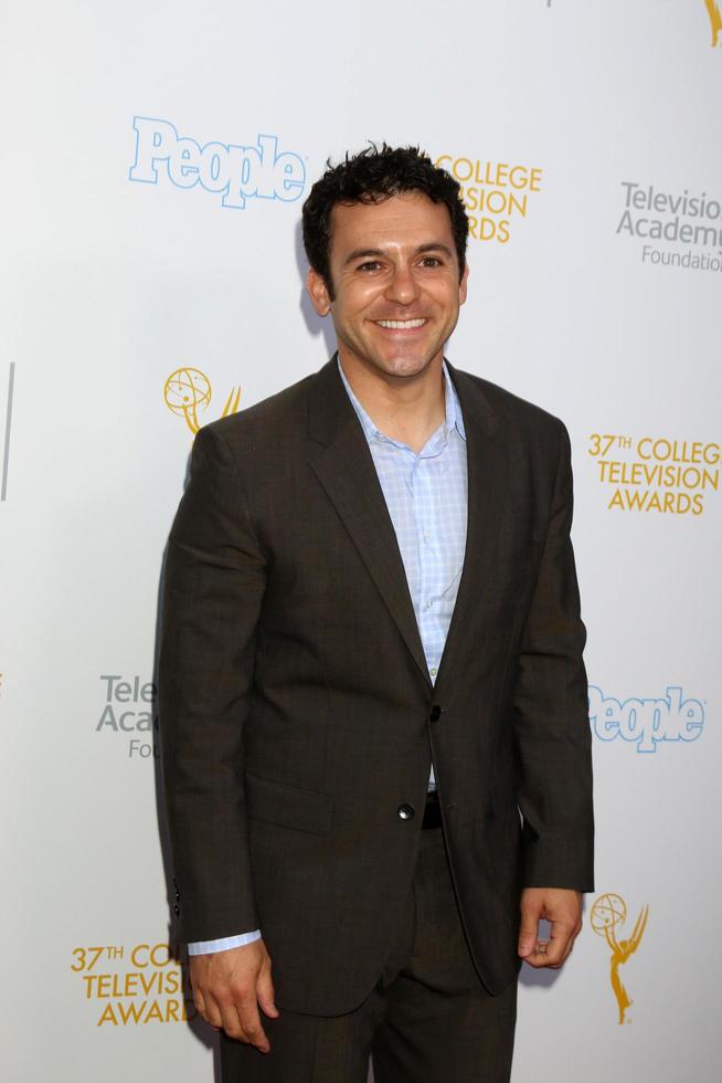 Los Angeles, 25. Mai - Fred Savage bei den 37. College Television Awards im Skirball Cultural Center am 25. Mai 2016 in Los Angeles, ca foto