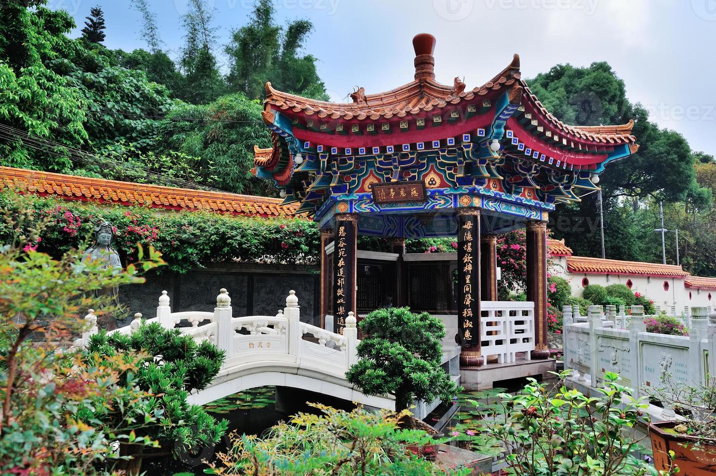 Blick auf den chinesischen Tempel foto