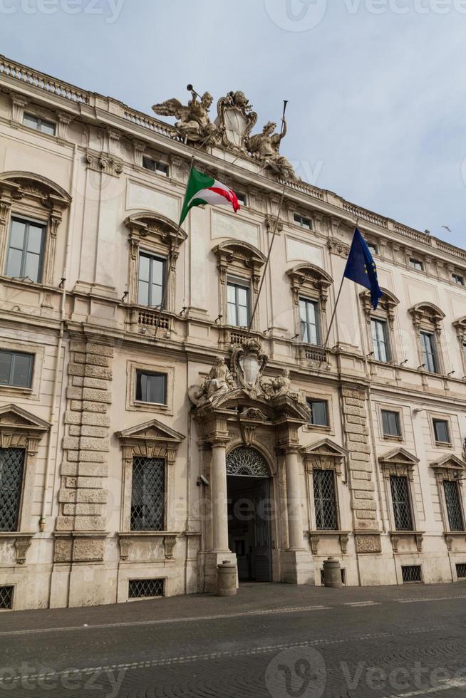 rom, das consulta-gebäude auf dem quirinale-platz. foto