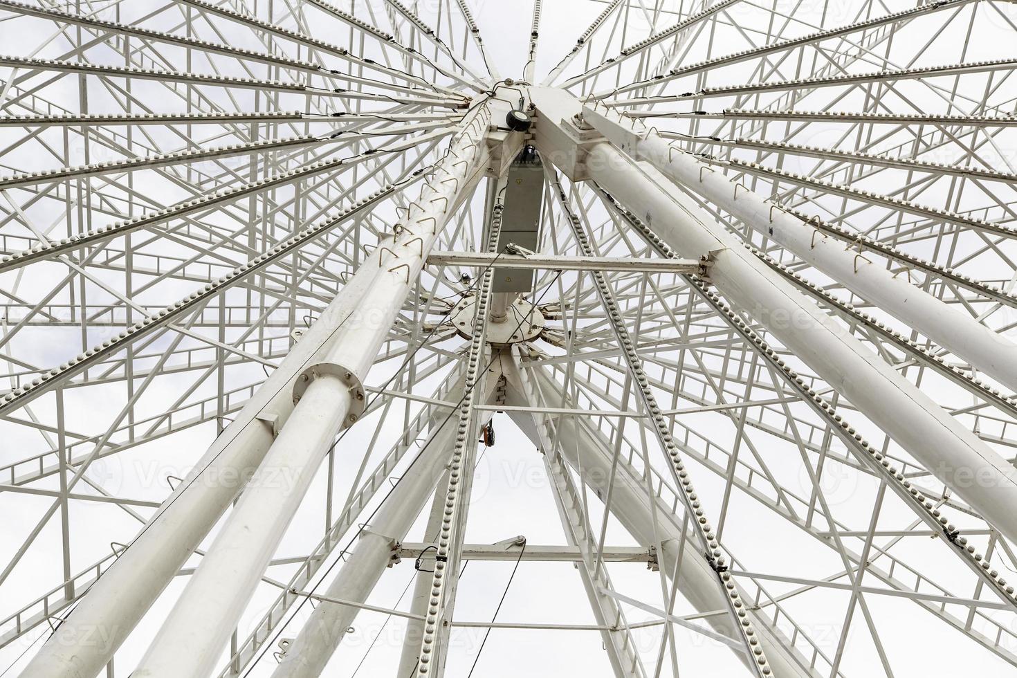 Riesenrad auf einer Messe foto