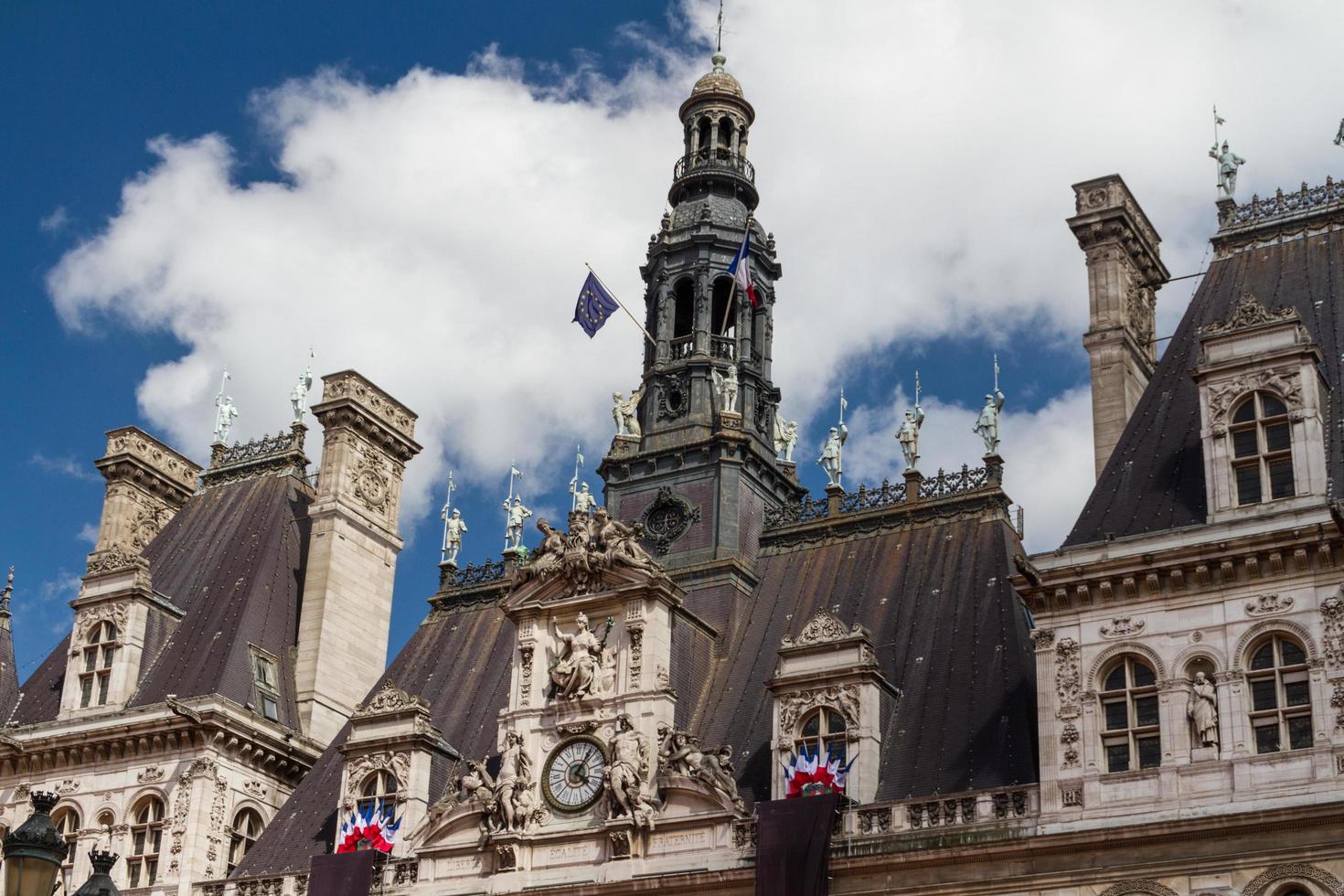 historisches gebäude in paris frankreich foto