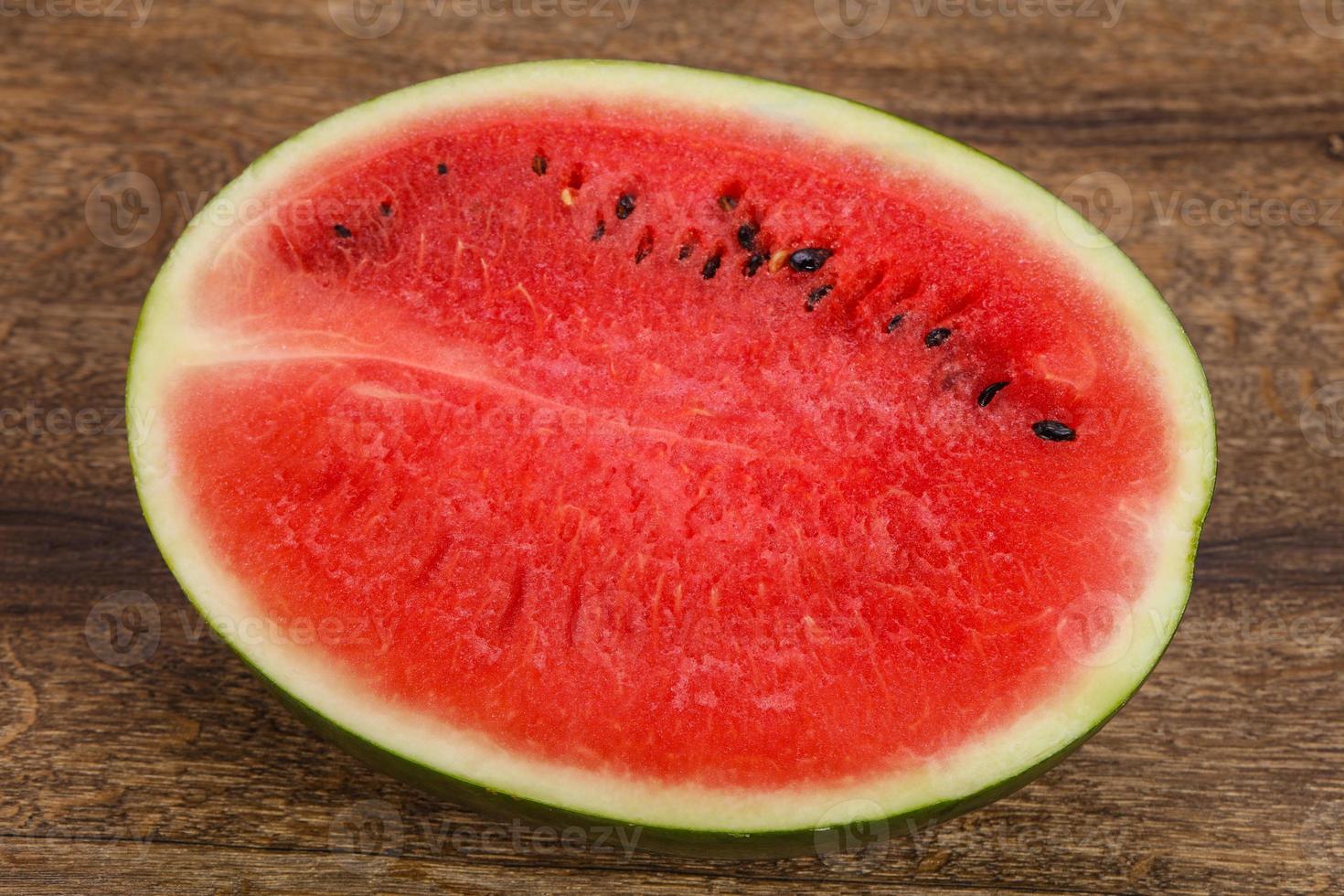 Reife süße saftige halbe Wassermelone foto