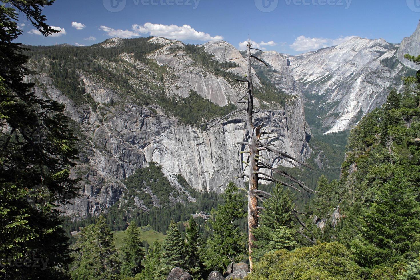 Blick über den Yosemite-Nationalpark, Kalifornien foto