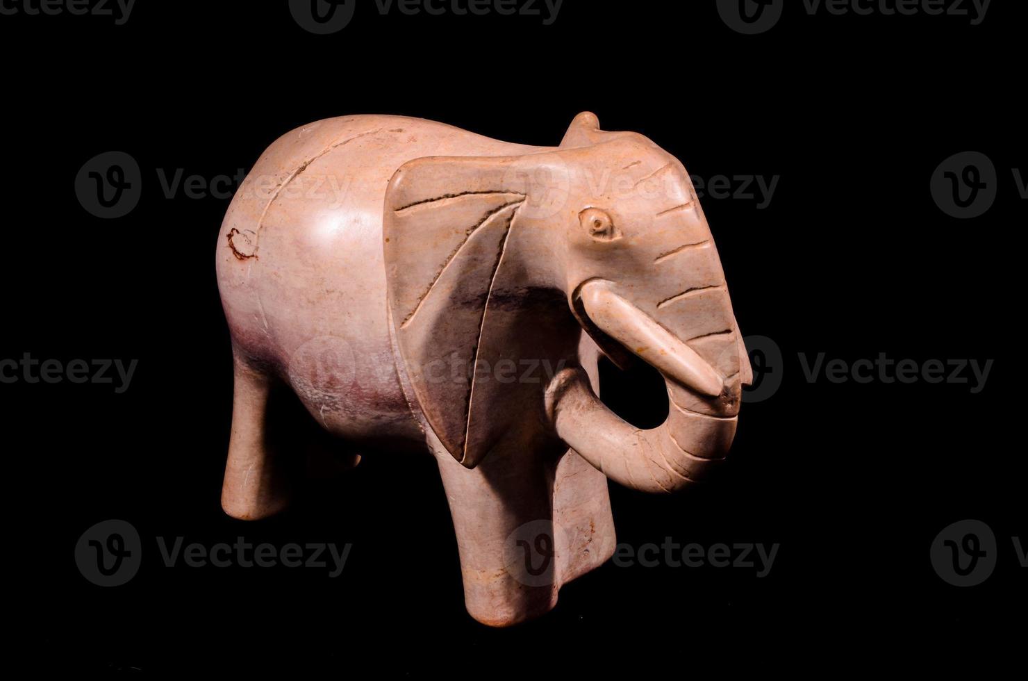 handgefertigte Marmorstatue eines Elefanten foto