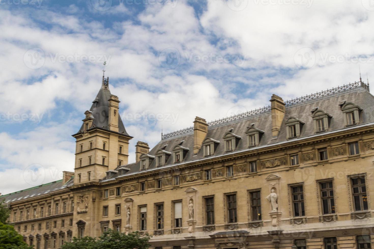 historisches gebäude in paris frankreich foto