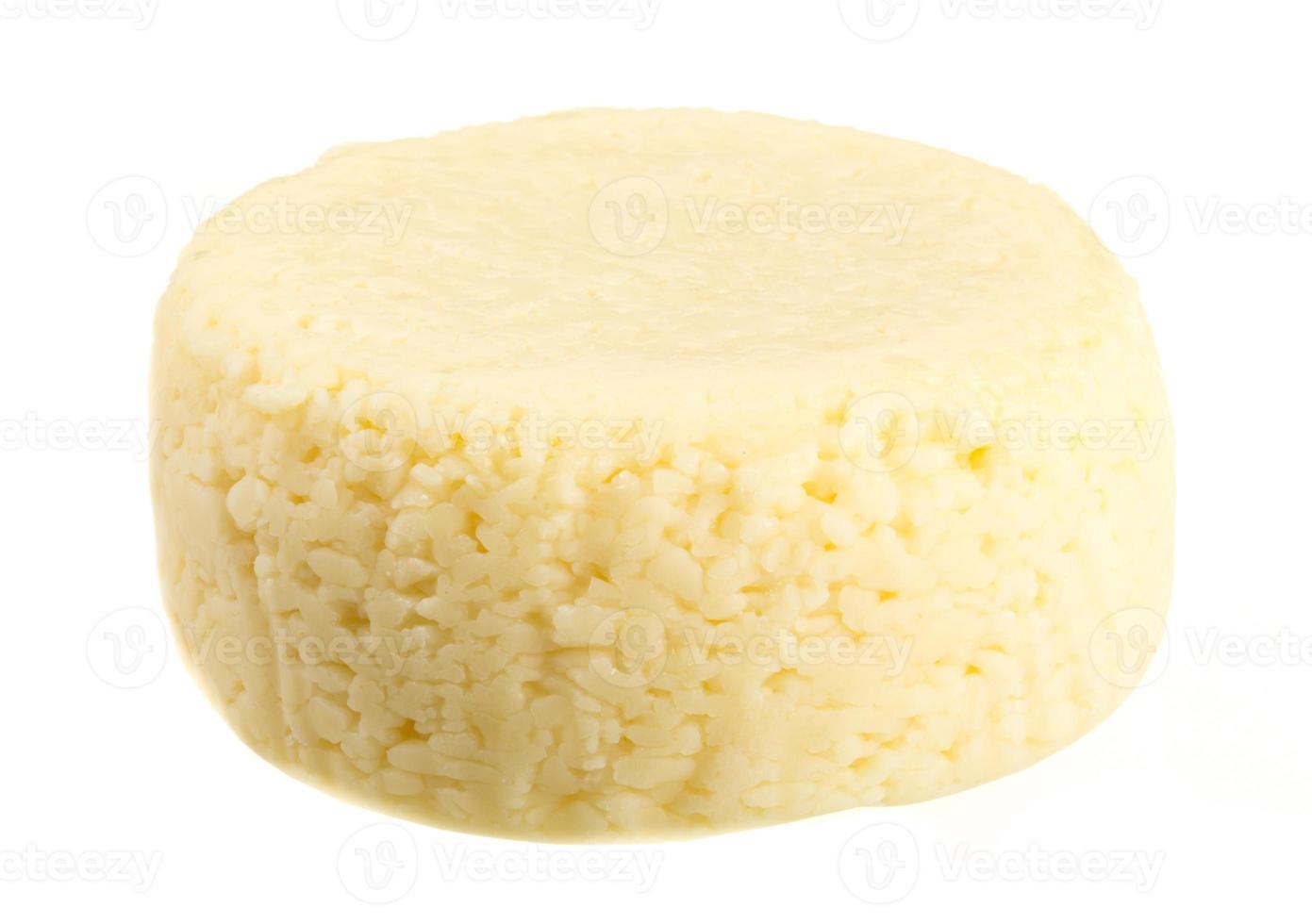 Käse lokalisiert auf weißem Hintergrund foto