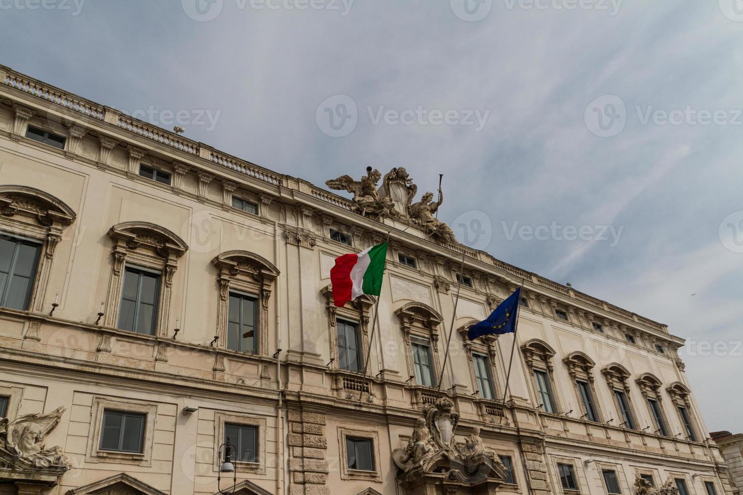 rom, das consulta-gebäude auf dem quirinale-platz. foto