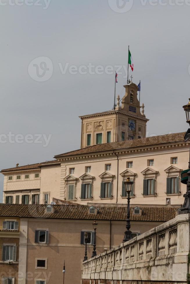 rom, das consulta-gebäude auf dem quirinale-platz. foto