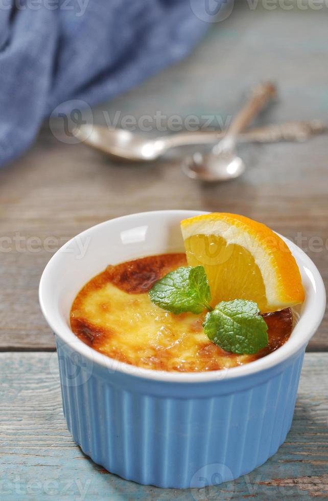 die Crème Brûlée mit Orange foto