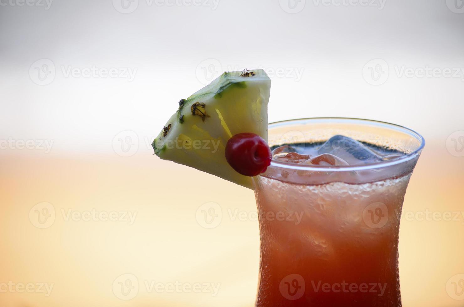 Cocktail am Strand foto