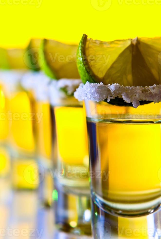Tequila, Limette und Salz foto