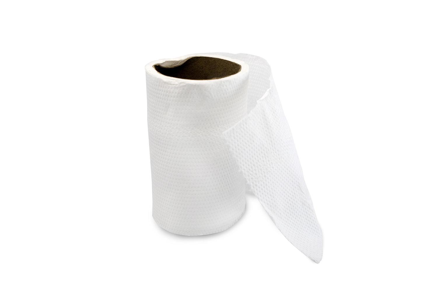 Toilettenpapierrolle isoliert auf weißem Hintergrund mit Beschneidungspfad. foto