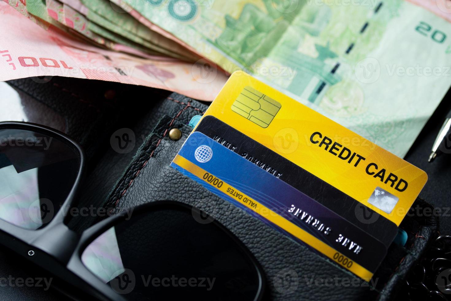 Nahaufnahme Kreditkarte auf Brieftaschenhintergrund foto