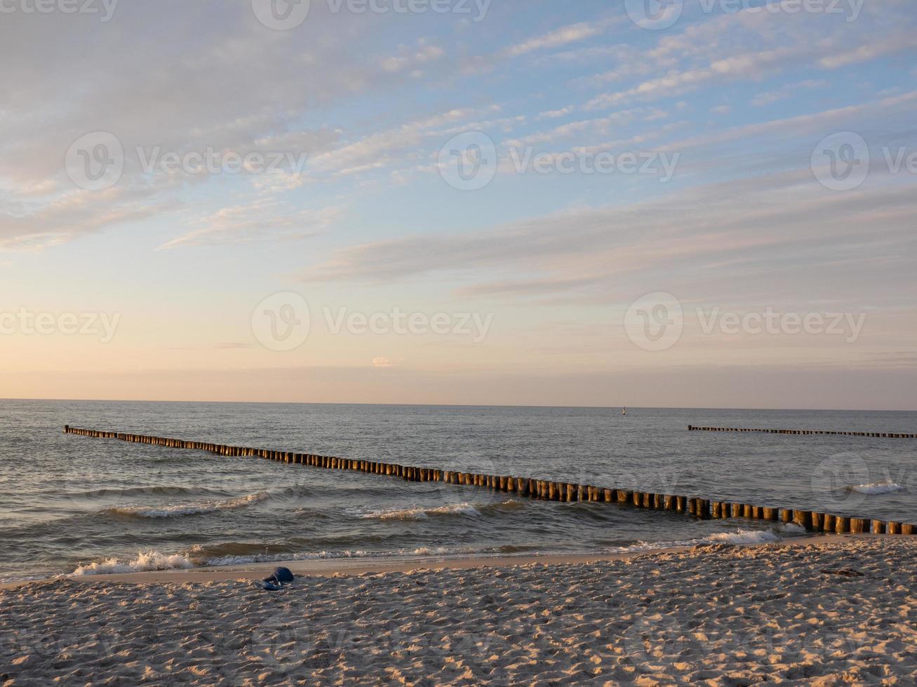 Sonnenuntergang am Strand von Ofzingst foto