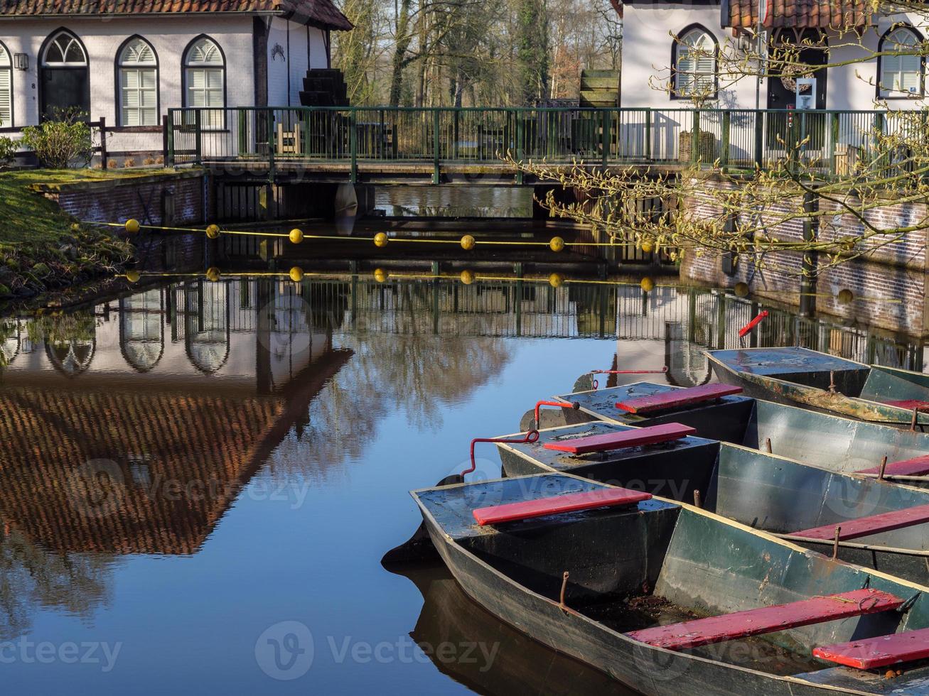 Wassermühle in der Nähe von Winterwijk in den Niederlanden foto