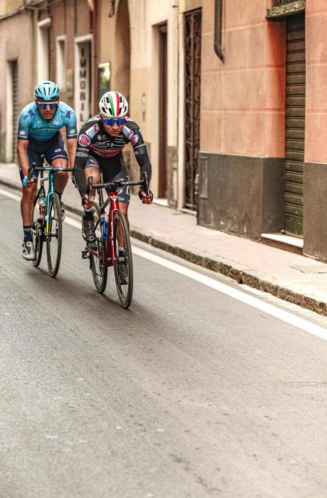 imperia, im ligurien, italien 20. märz 2022 ein wichtiges radrennen in einer kleinen stadt in italien im märz. Der Name des Wettbewerbs lautet Milano-Sanremo 2022 foto