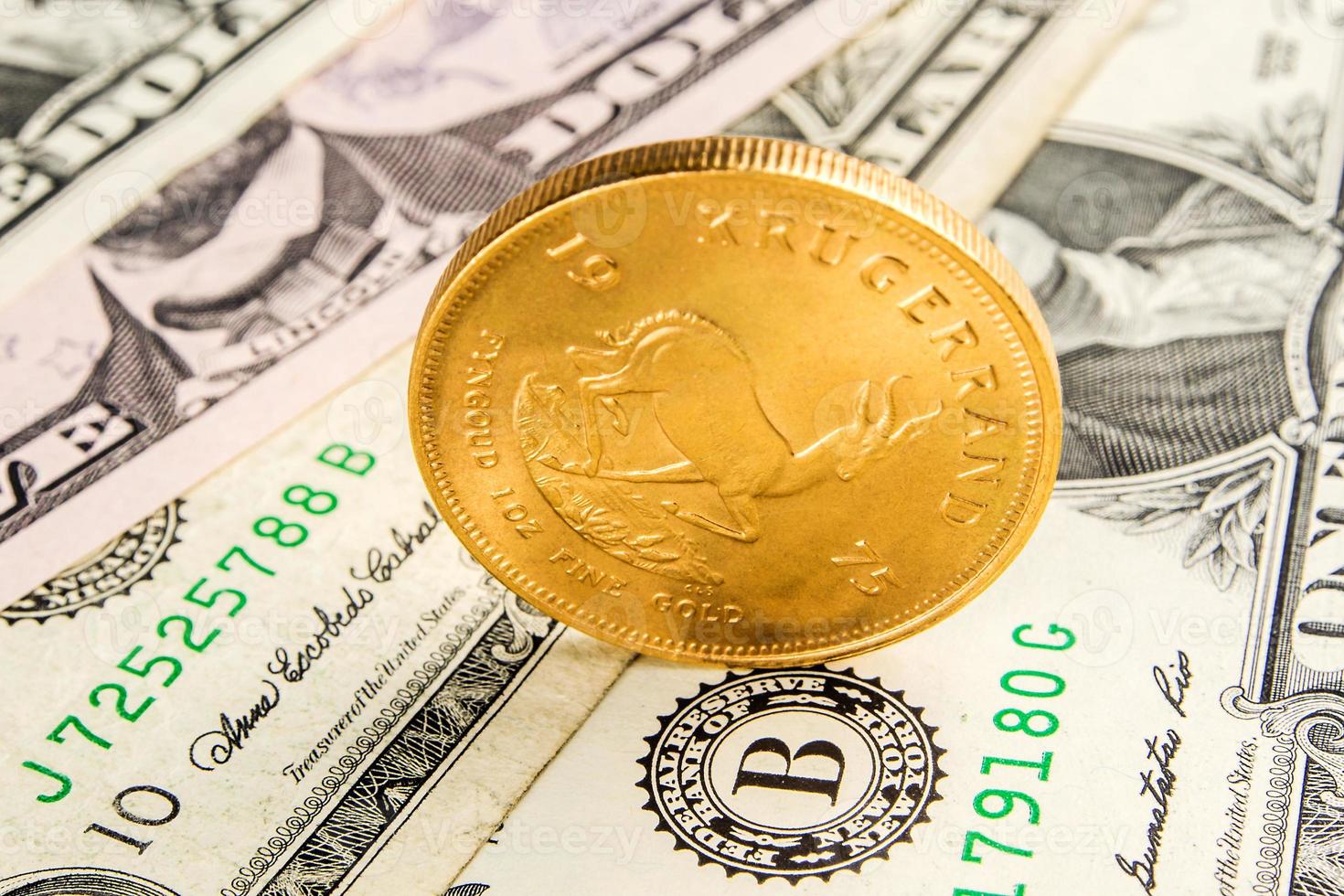 US-Dollar mit Gold unterlegt foto