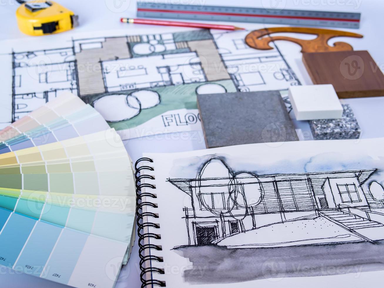 Architekt / Innenskizze Zeichnung für neue Hausrenovierung mit Material foto