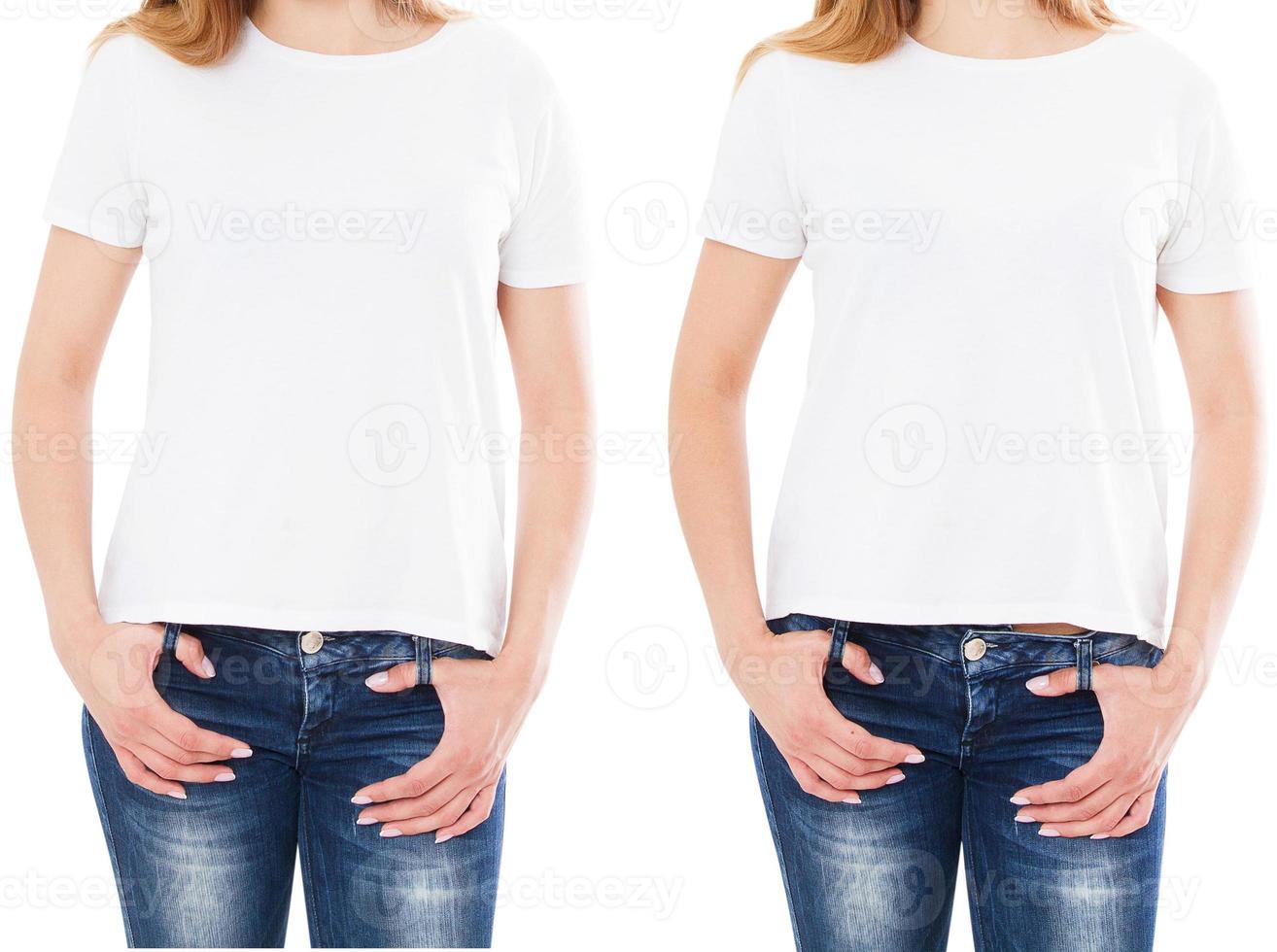 Zugeschnittenes Bild zwei Frauen im T-Shirt isoliert auf weißem Hintergrund foto