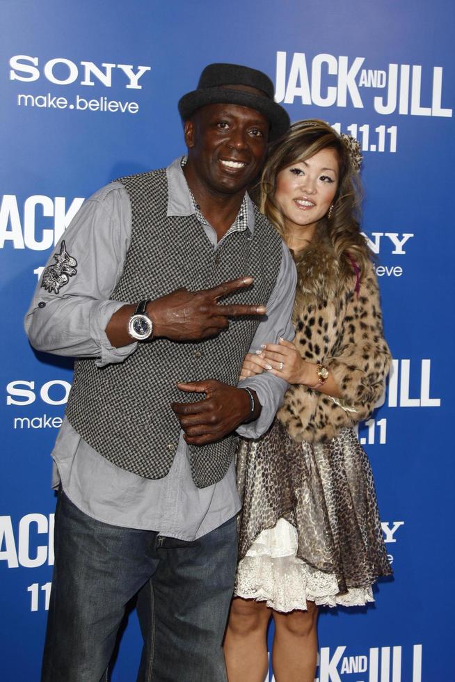 los angeles, 6. nov - billy blanks bei der jack and jill premiere im village theater am 6. november 2011 in westwood, ca foto