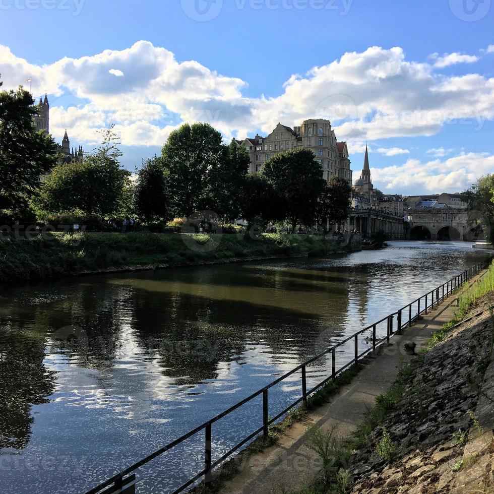 ein blick auf die stadt bath in der nachmittagssonne foto