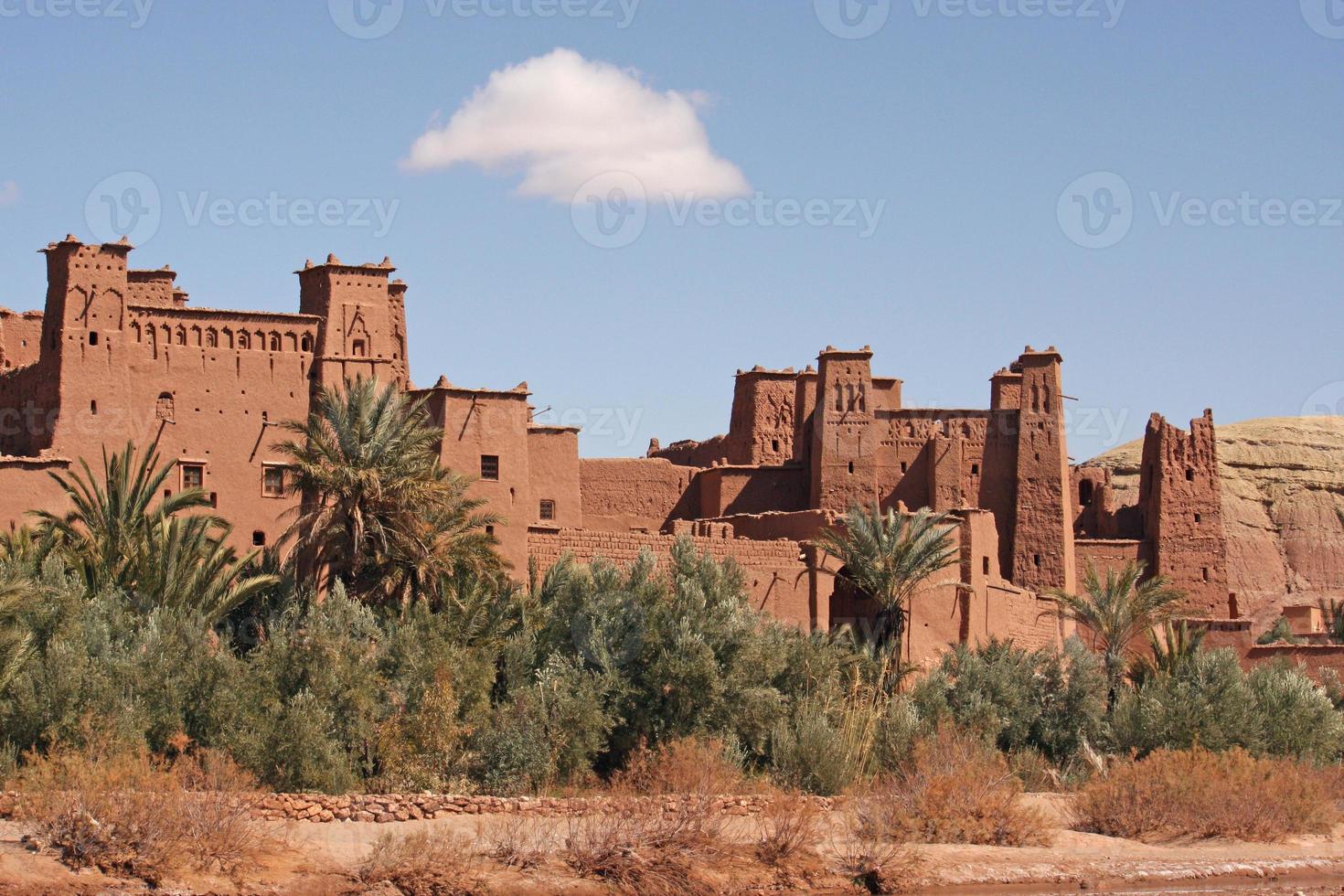 die beeindruckenden lehmstrukturen und gebäude von ait ben haddou in marokko foto