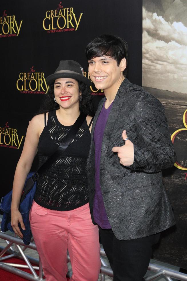 los angeles, 31. mai - jossette reilly, paolo ramirez bei der für größeren ruhm premiere im ampas theater am 31. mai 2012 in beverly hills, ca foto