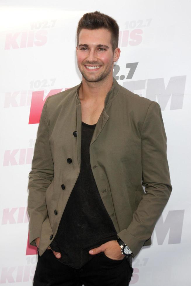 los angeles, 10. mai - james maslow beim wango tango 2014 im stub hub center am 10. mai 2014 in carson, ca foto