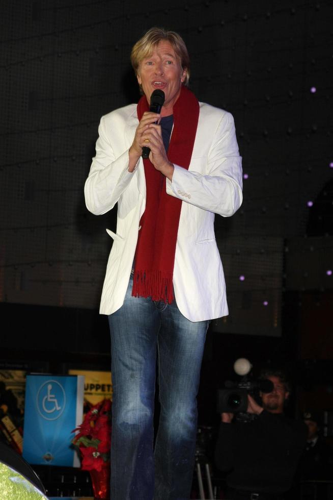 los angeles, nov 22 - jack wagner beim 2011 hollywood christmas parade konzert beim universal citywalk am 22. november 2011 in los angeles, ca foto