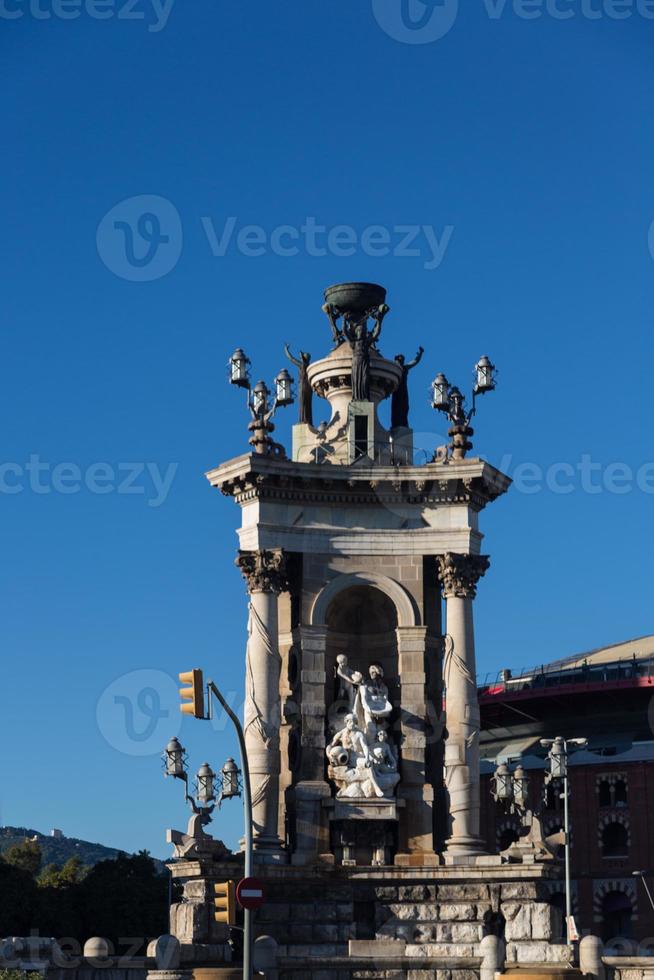 Plaza de Espana Brunnen mit Nationalpalast im Hintergrund, Barcelona, Katalonien, Spanien, Europa foto