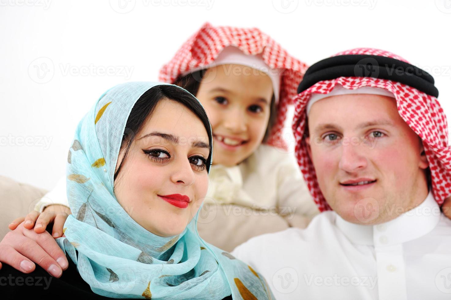 Arabisch glückliche Familie zu Hause foto