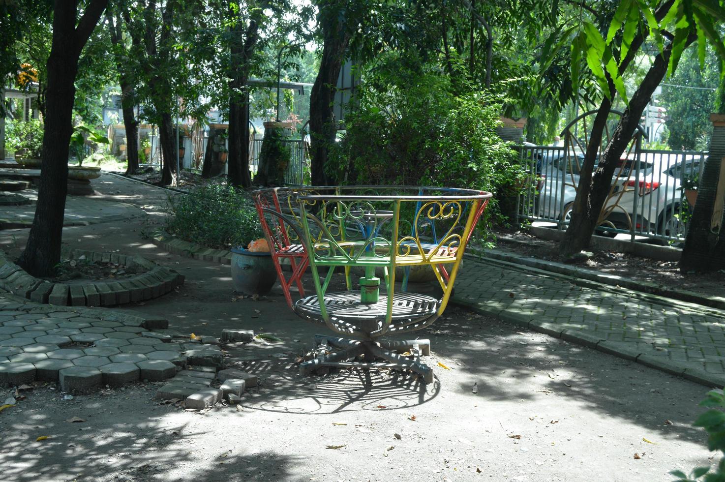 Kinderspielzeug auf dem Spielplatz foto