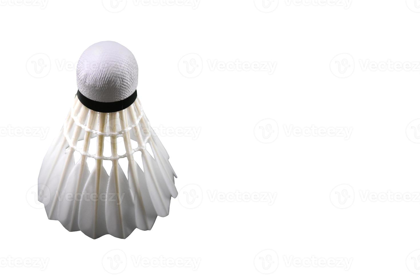 isolierte Federbälle aus Badmintonfedern mit Beschneidungspfaden. foto