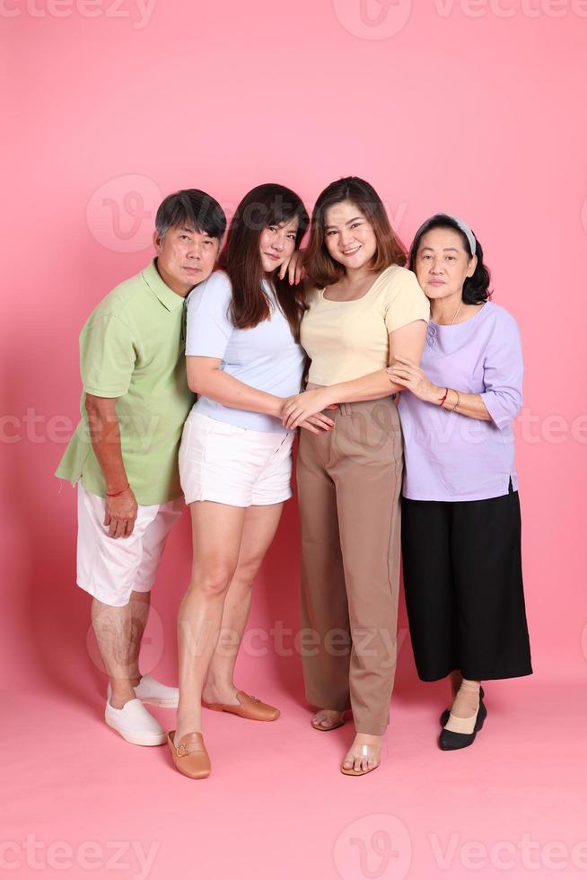 glückliche asiatische Familie foto