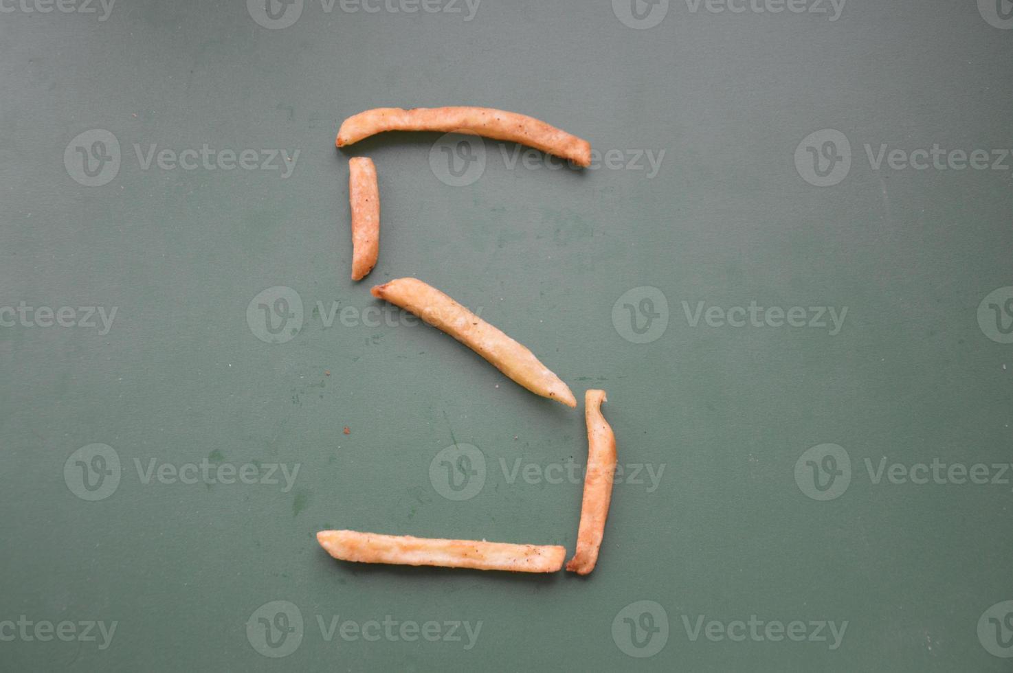 buchstaben des englischen alphabets aus pommes frites foto