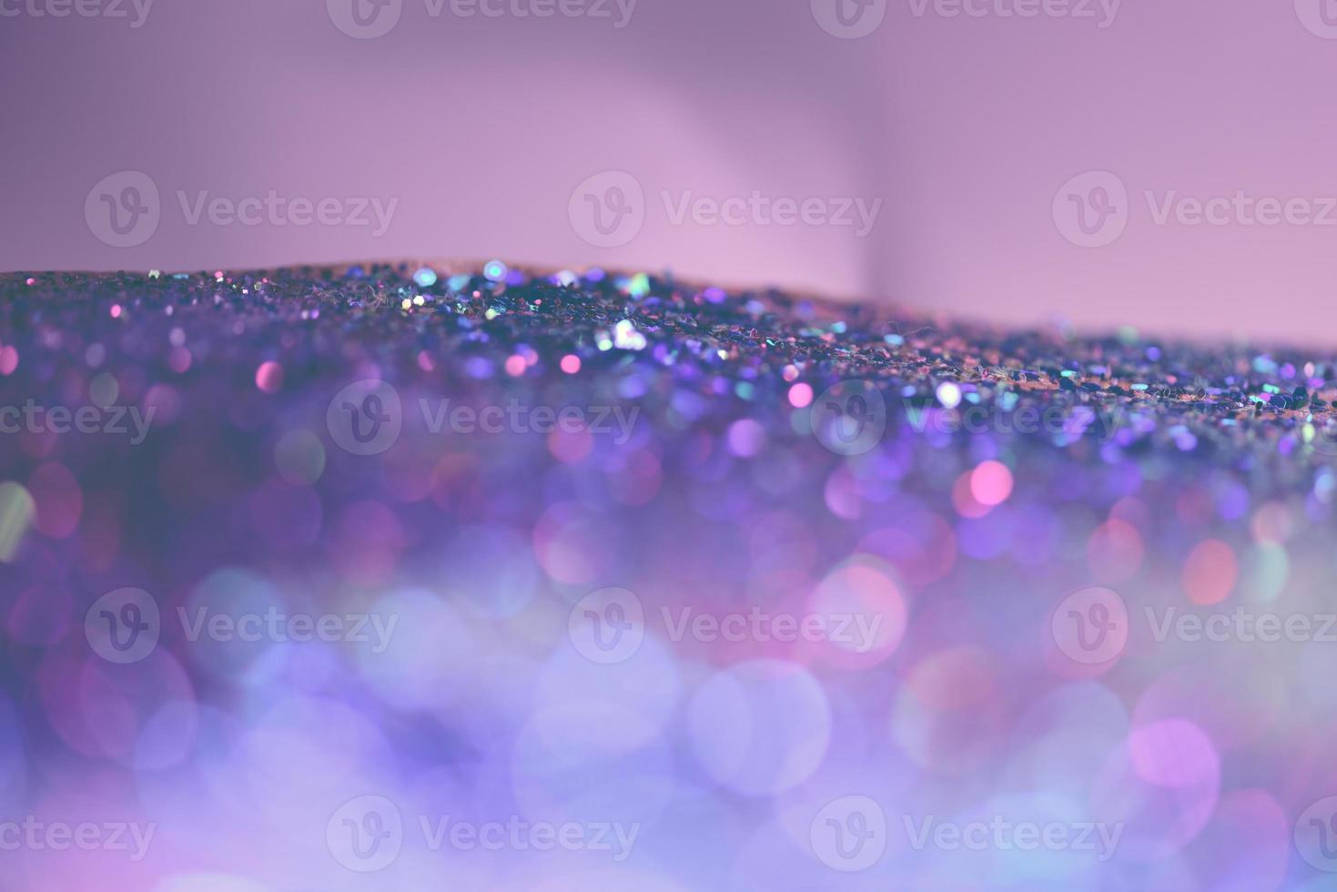 bokeh glitzer bunt verschwommener abstrakter hintergrund für geburtstag, jahrestag, hochzeit, silvester oder weihnachten foto