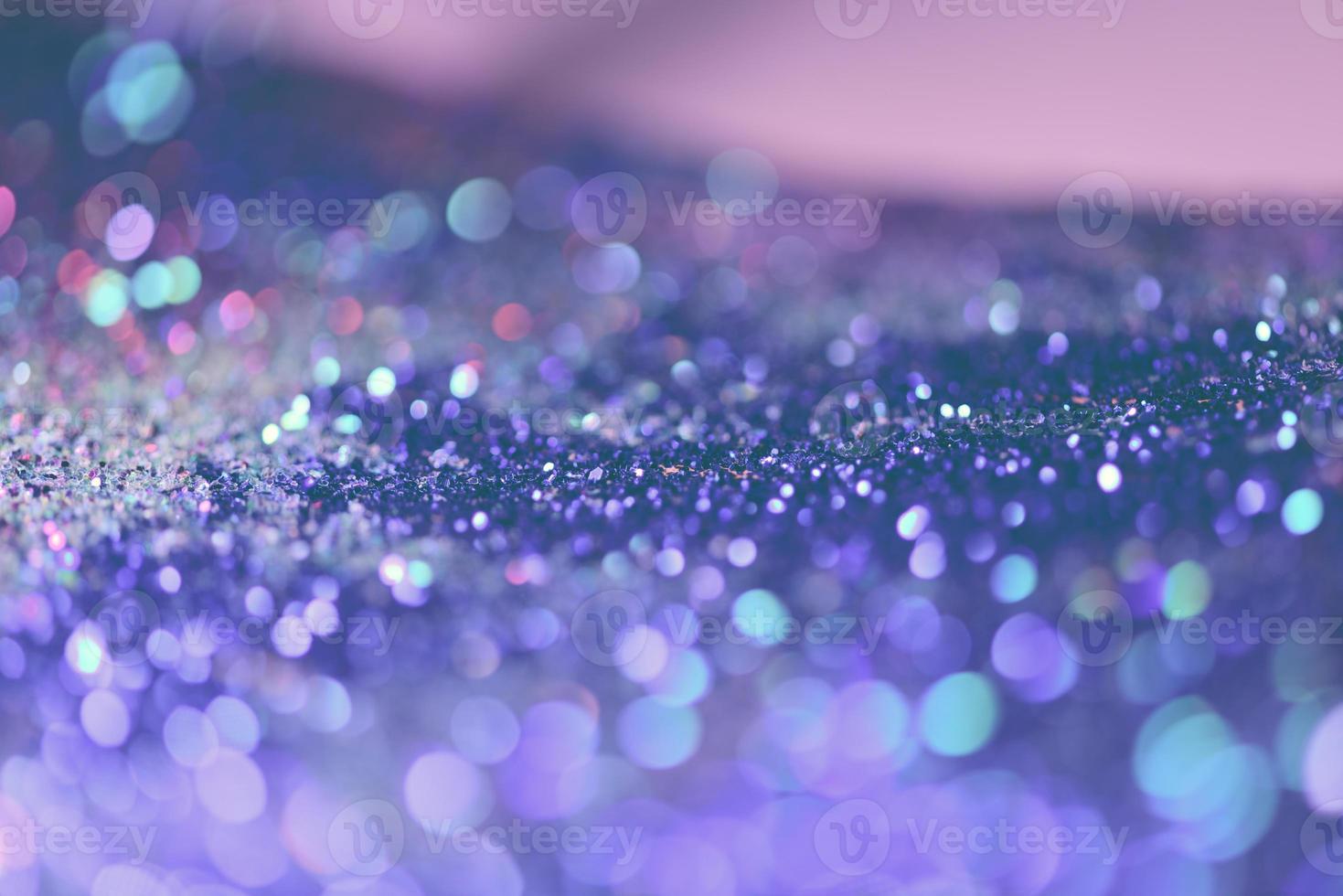 bokeh glitzer bunt verschwommener abstrakter hintergrund für geburtstag, jahrestag, hochzeit, silvester oder weihnachten foto