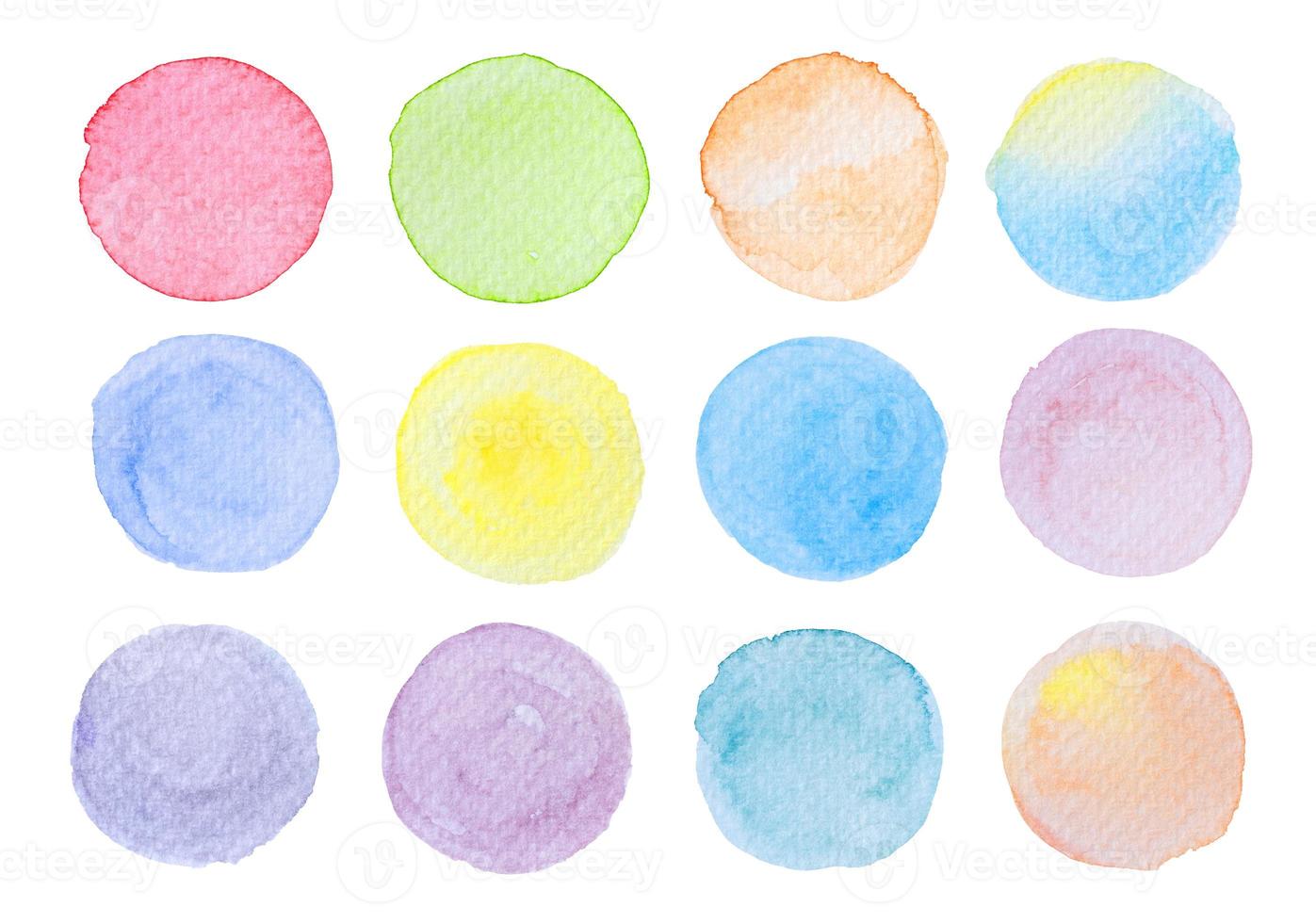 Sammlung Label-Tag-Elemente Set Aquarell Pinsel Malstriche Kreisform von einer Hand auf dem weißen Hintergrund gezeichnet foto